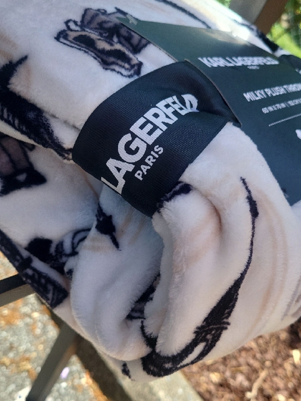 Karl Lagerfeld Black & White Milky Plush Throw Packaging